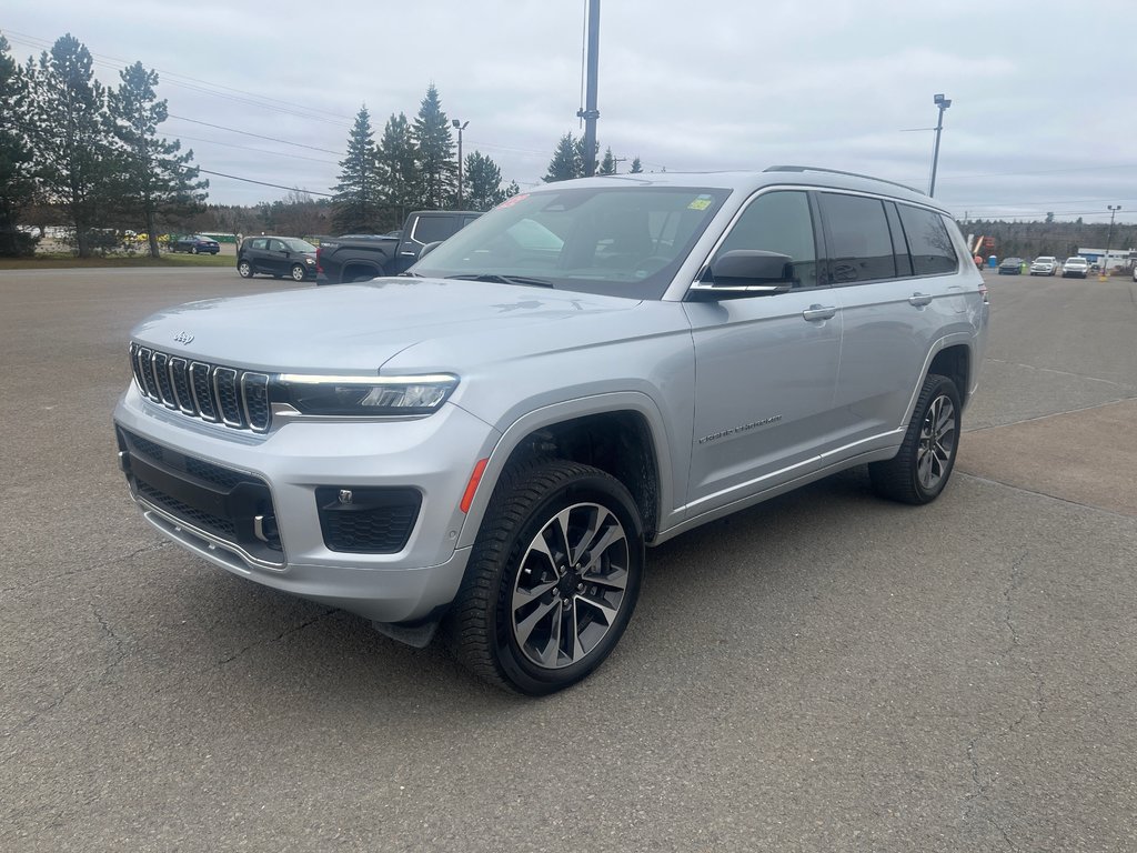 2022 Jeep Grand Cherokee L Overland in Fredericton, New Brunswick - 3 - w1024h768px