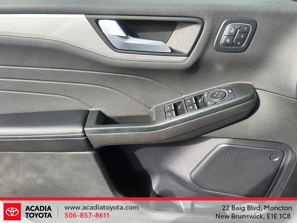 2024 Ford Escape Platinum in Moncton, New Brunswick - 11 - w1024h768px
