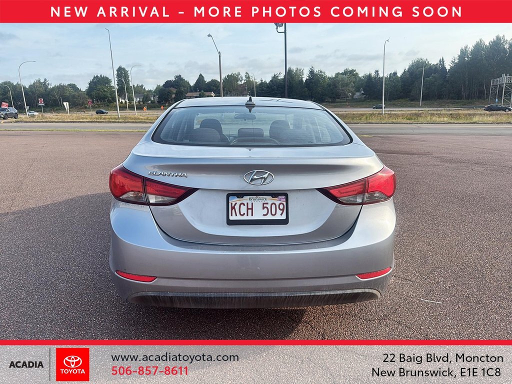 2016 Hyundai Elantra GL in Moncton, New Brunswick - 3 - w1024h768px