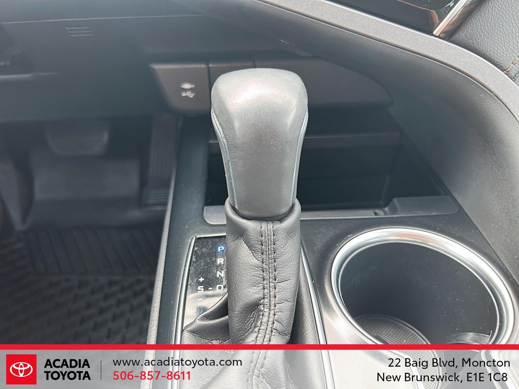 2018 Toyota Camry Hybrid XLE in Moncton, New Brunswick - 15 - w1024h768px