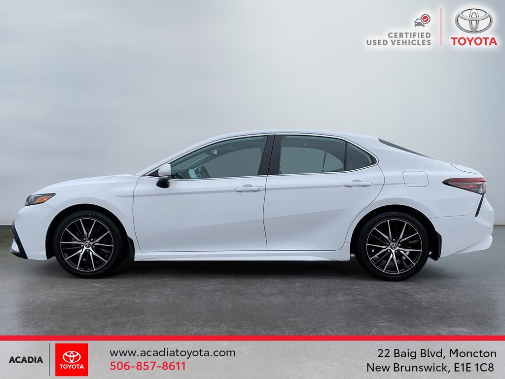 2022 Toyota Camry Hybrid SE in Moncton, New Brunswick - 5 - w1024h768px