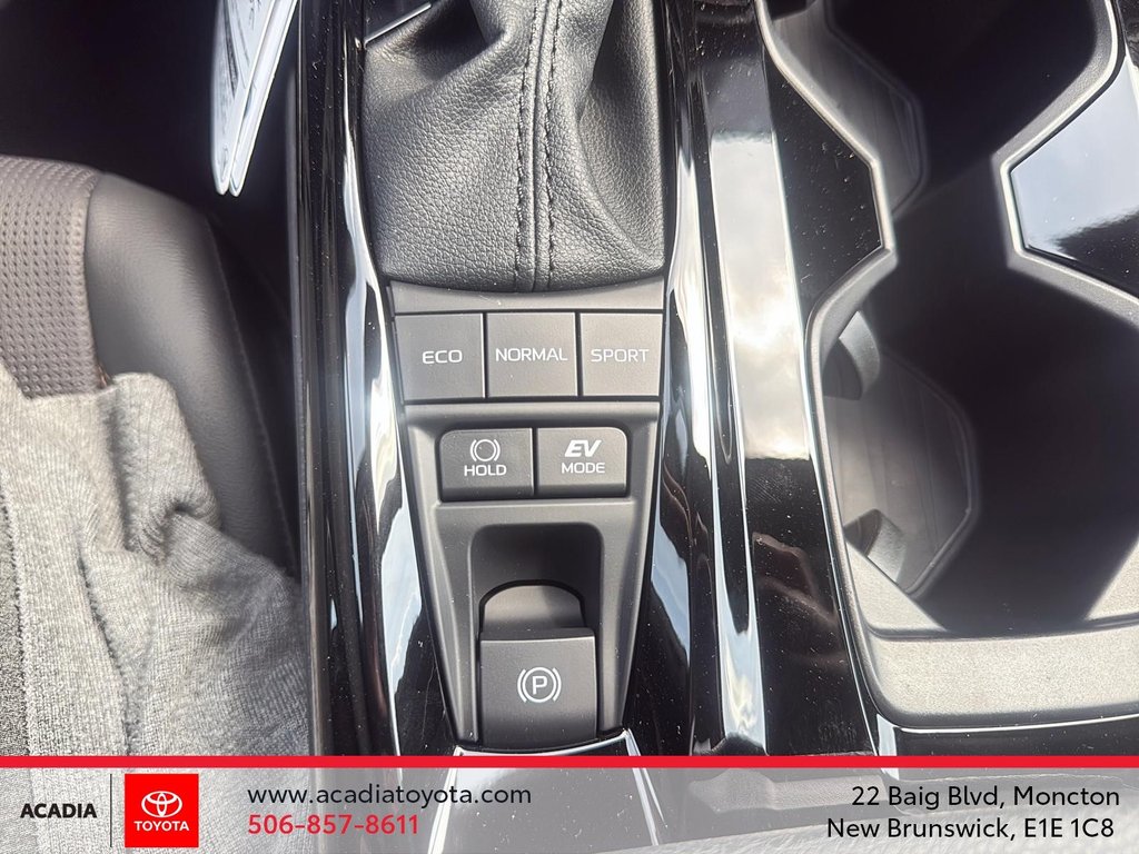 2025 Toyota Camry Hybrid XLE AWD in Moncton, New Brunswick - 17 - w1024h768px