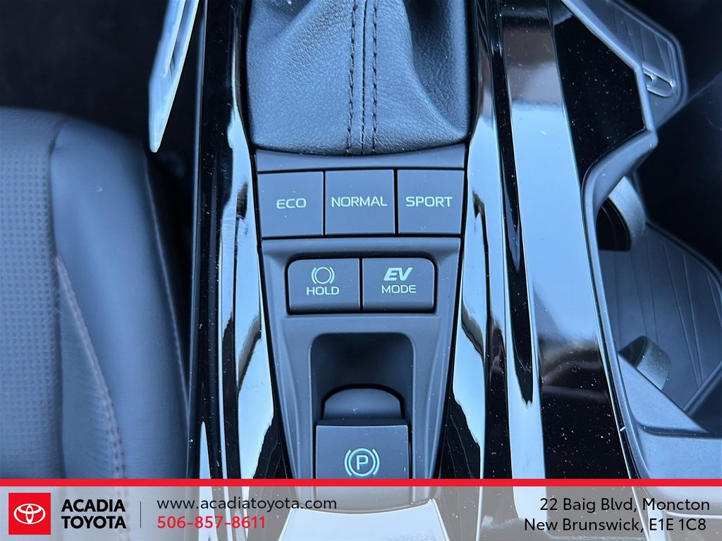 2025 Toyota Camry Hybrid XLE in Moncton, New Brunswick - 16 - w1024h768px