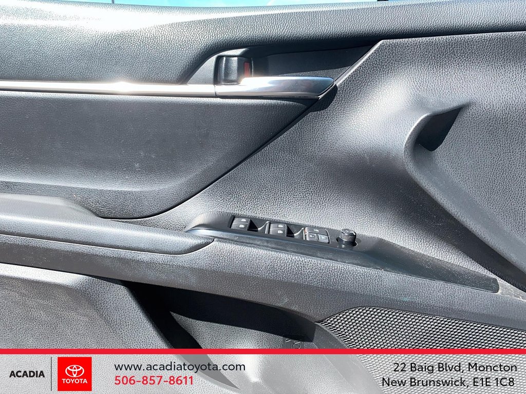 2018 Toyota Camry SE in Moncton, New Brunswick - 11 - w1024h768px