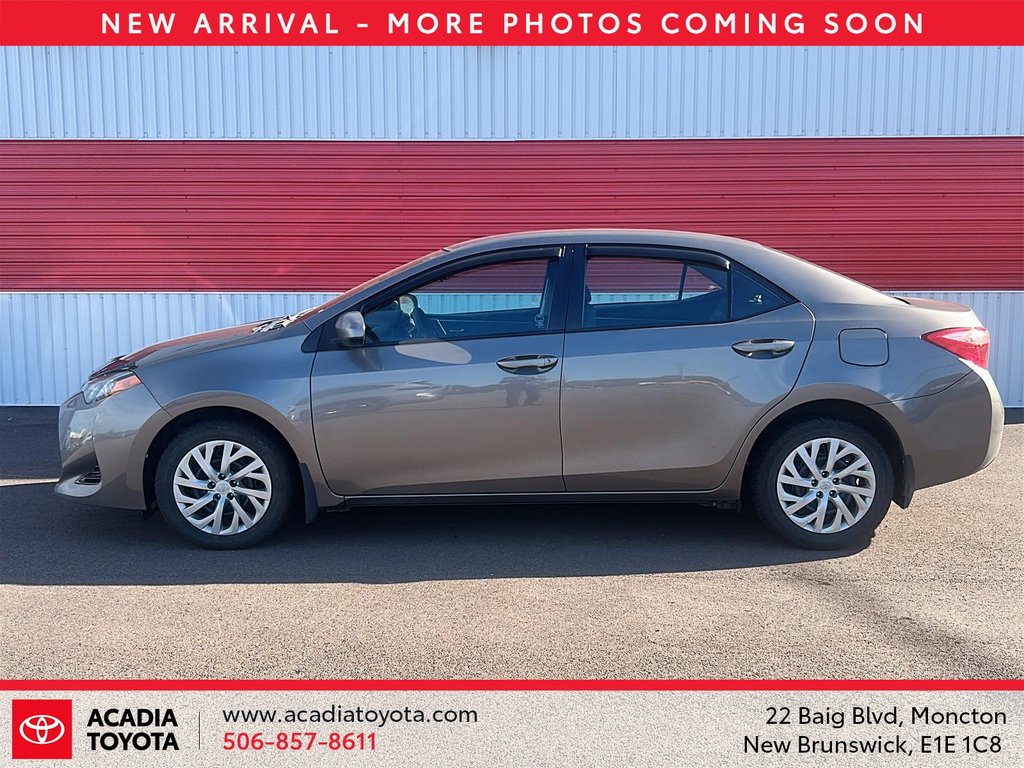2018 Toyota Corolla LE in Moncton, New Brunswick - 5 - w1024h768px