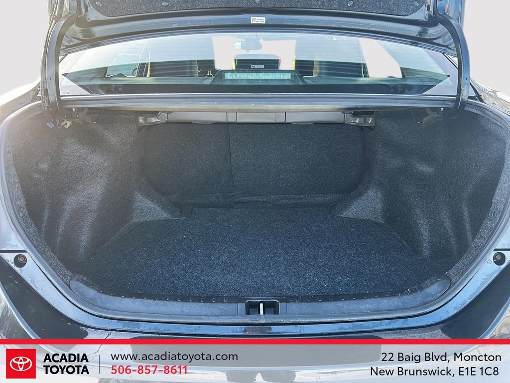 2019 Toyota Corolla SE 6M in Moncton, New Brunswick - 6 - w1024h768px
