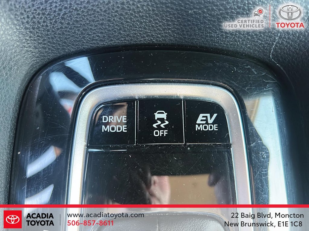 2024 Toyota Corolla Hybrid LE in Moncton, New Brunswick - 17 - w1024h768px