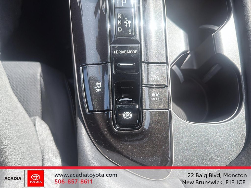 2025 Toyota Crown Signia Limited in Moncton, New Brunswick - 16 - w1024h768px