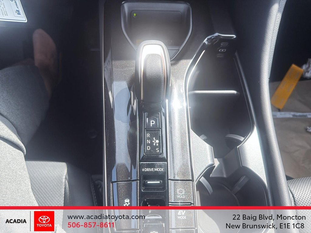 2025 Toyota Crown Signia Limited in Moncton, New Brunswick - 15 - w1024h768px