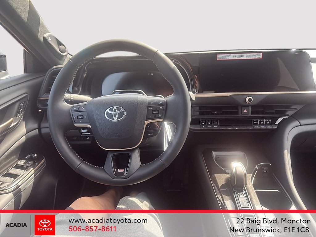 2025 Toyota Crown Signia Limited in Moncton, New Brunswick - 10 - w1024h768px