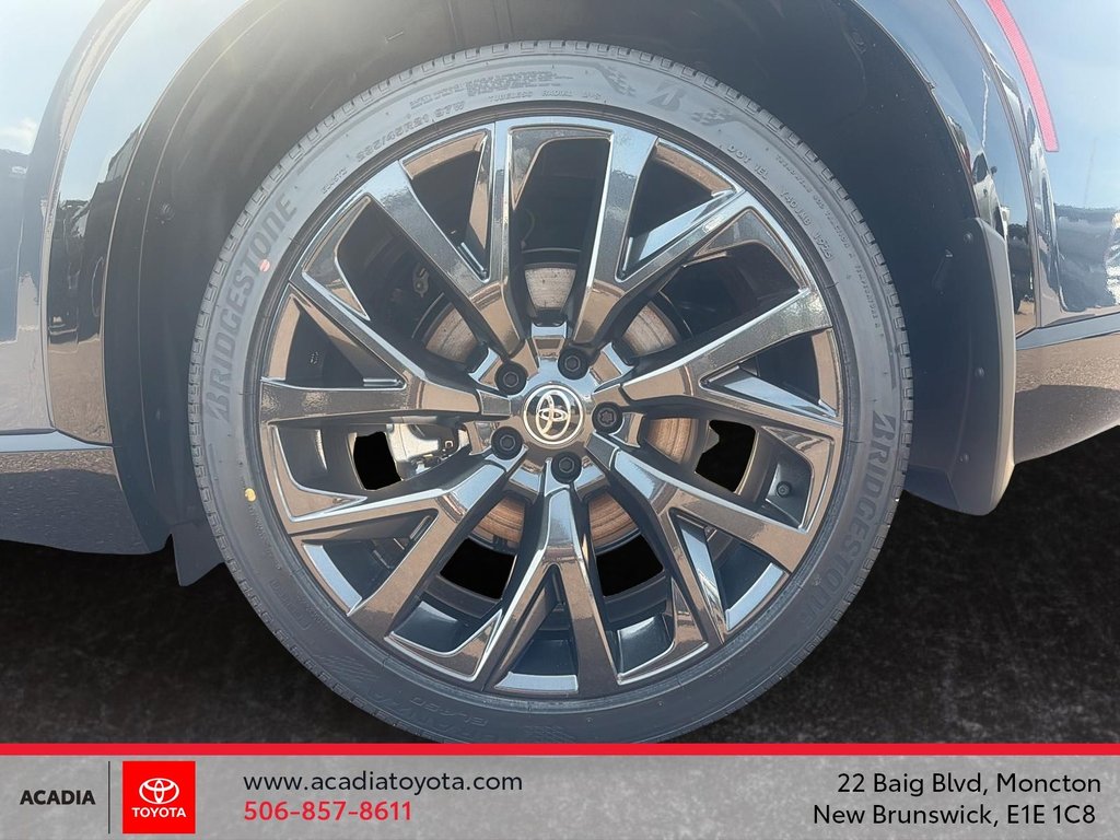 2025 Toyota Crown Signia Limited in Moncton, New Brunswick - 7 - w1024h768px