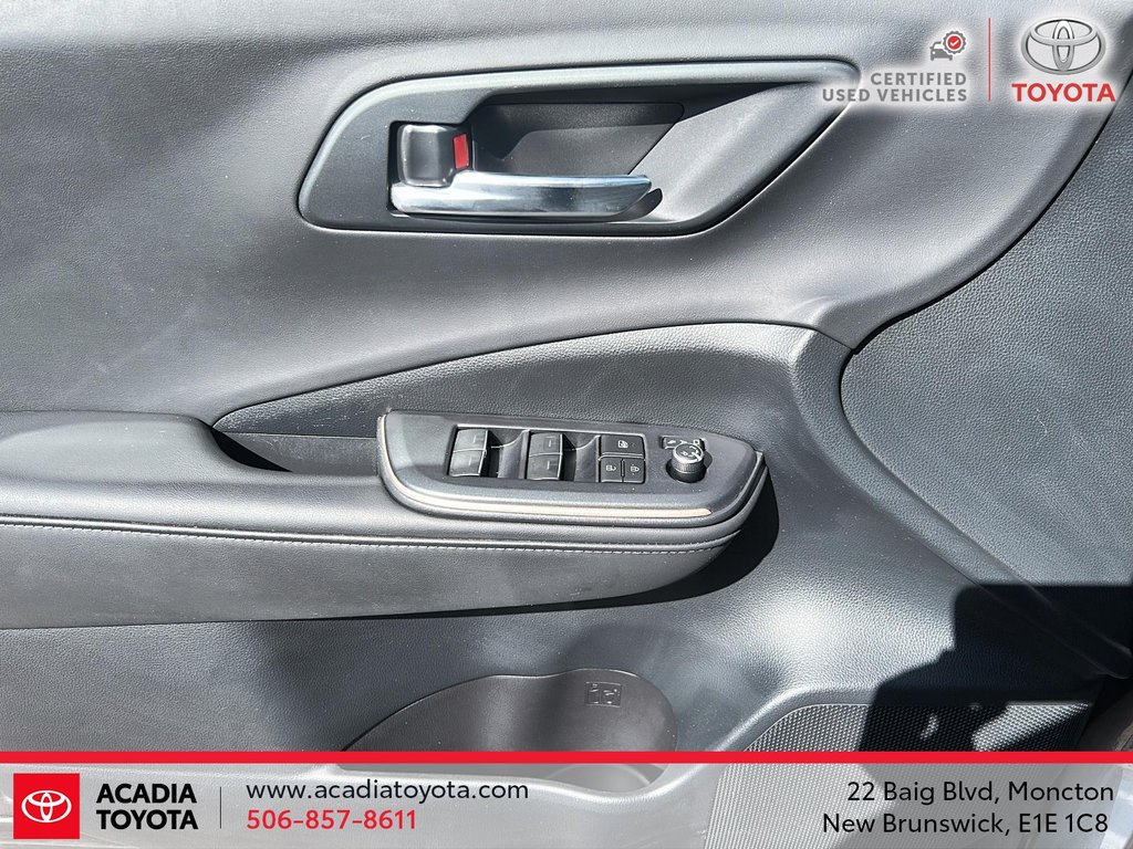 Toyota Crown XLE 2023 à Moncton, Nouveau-Brunswick - 11 - w1024h768px