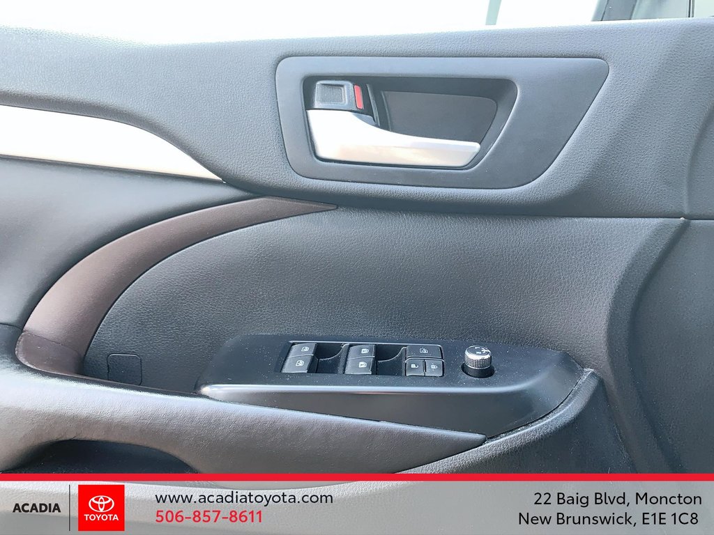 2017 Toyota Highlander hybrid XLE in Moncton, New Brunswick - 11 - w1024h768px