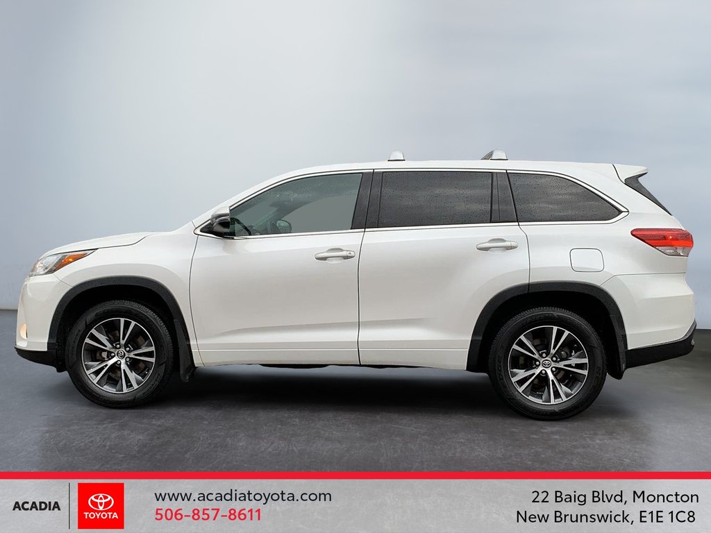 2017 Toyota Highlander LE in Moncton, New Brunswick - 5 - w1024h768px