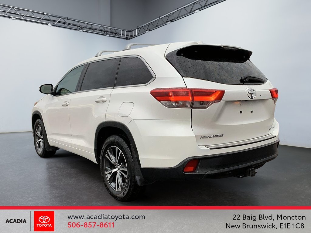 2017 Toyota Highlander LE in Moncton, New Brunswick - 4 - w1024h768px