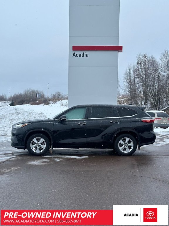 2022 Toyota Highlander LE in Moncton, New Brunswick - 1 - w1024h768px