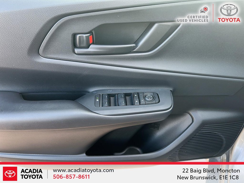 2023 Toyota Prius Plug-in Hybrid SE in Moncton, New Brunswick - 11 - w1024h768px