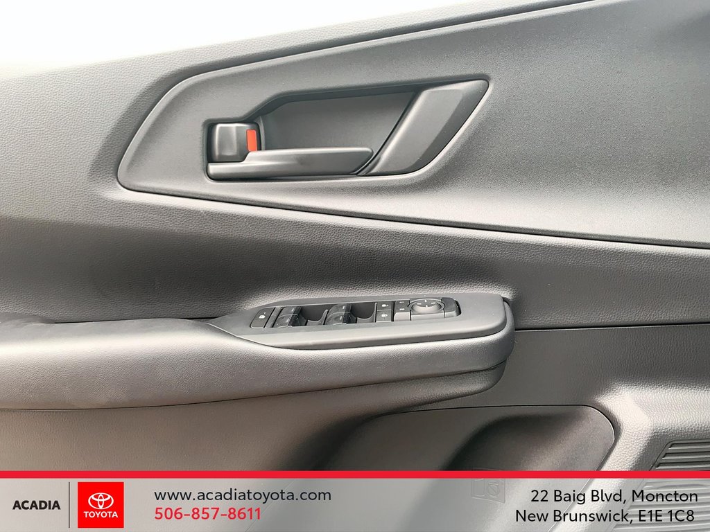 2025 Toyota Prius Plug-in Hybrid SE in Moncton, New Brunswick - 11 - w1024h768px