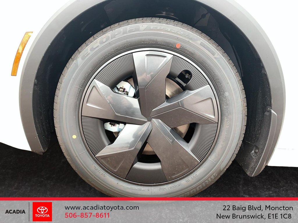 2025 Toyota Prius Plug-in Hybrid SE in Moncton, New Brunswick - 7 - w1024h768px
