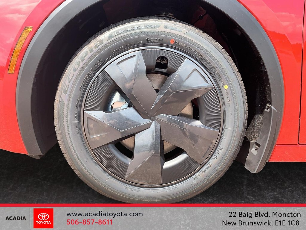 2025 Toyota Prius Plug-in Hybrid SE in Moncton, New Brunswick - 7 - w1024h768px