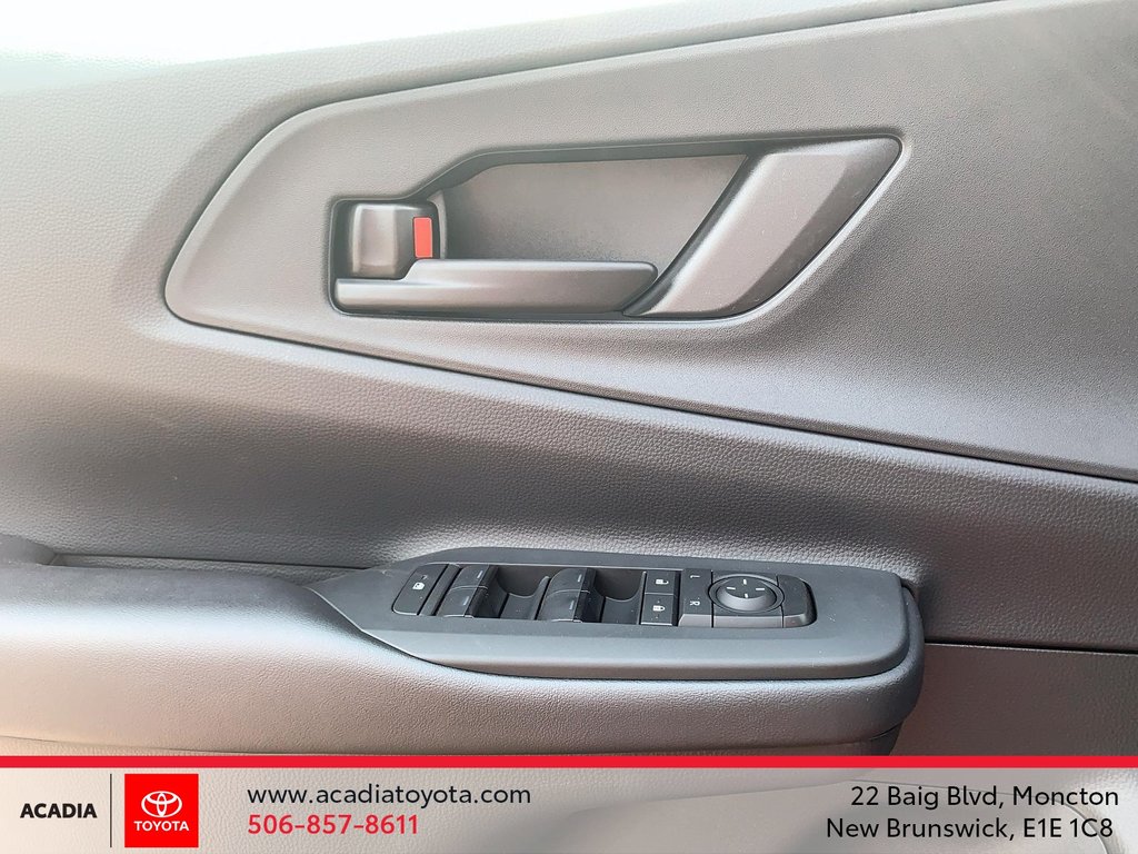 2025 Toyota Prius Plug-in Hybrid SE in Moncton, New Brunswick - 11 - w1024h768px