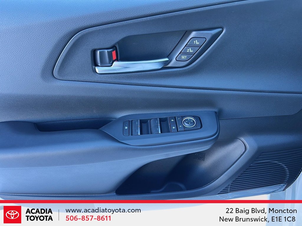 Toyota Prius Plug-in Hybrid XSE PREMIUM 2026 à Moncton, Nouveau-Brunswick - 11 - w1024h768px