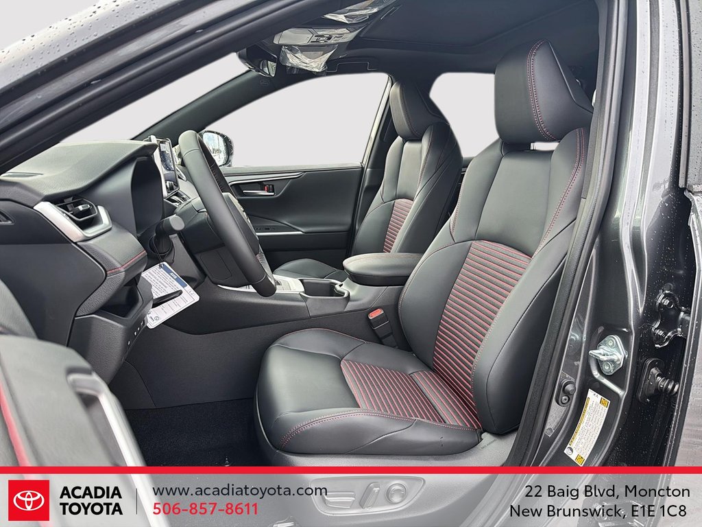 Toyota RAV4 Plug-in Hybrid XSE 2025 à Moncton, Nouveau-Brunswick - 9 - w1024h768px
