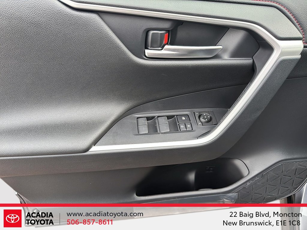 Toyota RAV4 Plug-in Hybrid XSE 2025 à Moncton, Nouveau-Brunswick - 11 - w1024h768px