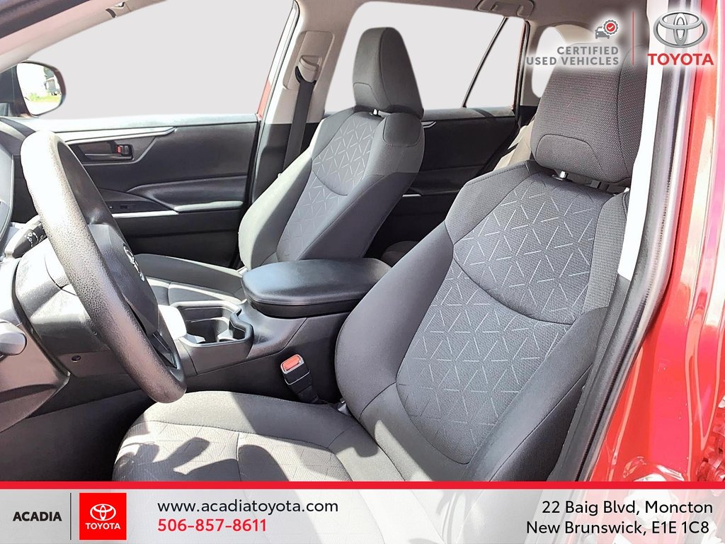 Toyota RAV4 Hybrid LE 2020 à Moncton, Nouveau-Brunswick - 9 - w1024h768px