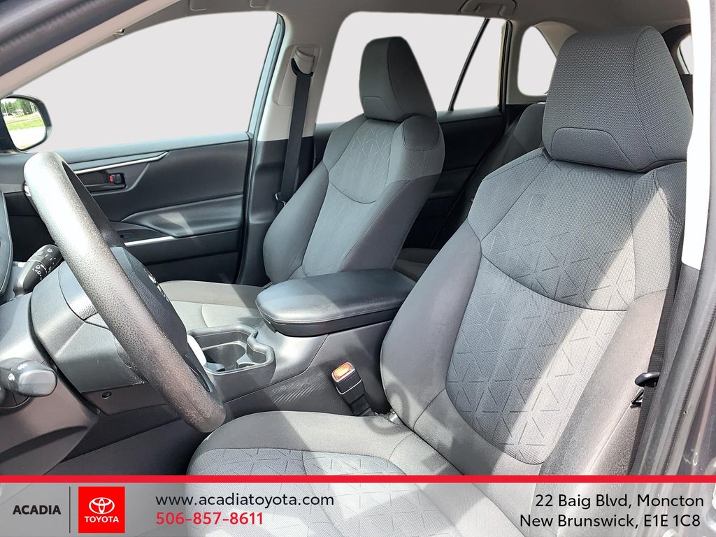 Toyota RAV4 Hybrid LE 2020 à Moncton, Nouveau-Brunswick - 9 - w1024h768px