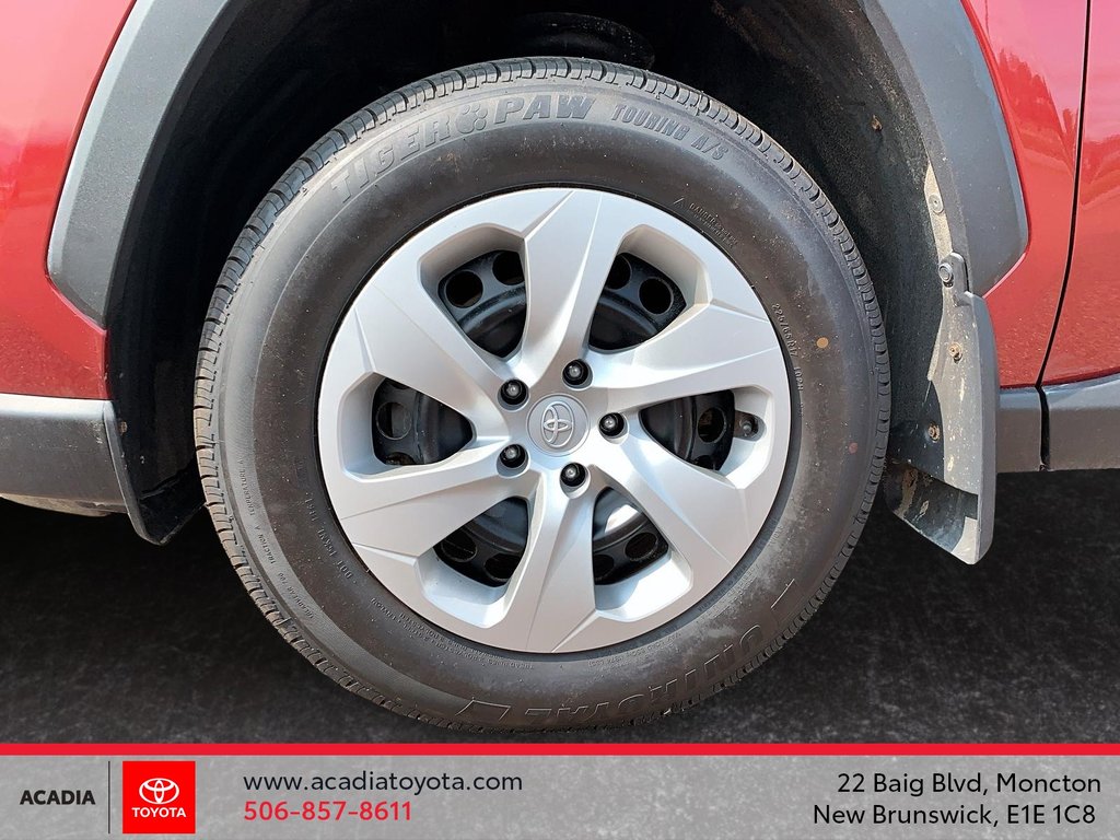 2020 Toyota RAV4 LE in Moncton, New Brunswick - 7 - w1024h768px