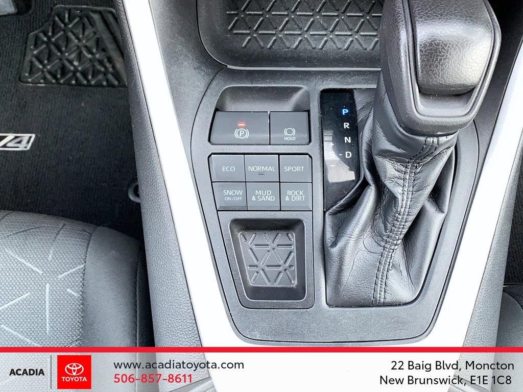 2020 Toyota RAV4 LE in Moncton, New Brunswick - 16 - w1024h768px