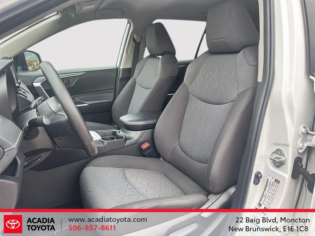 2020 Toyota RAV4 LE in Moncton, New Brunswick - 9 - w1024h768px