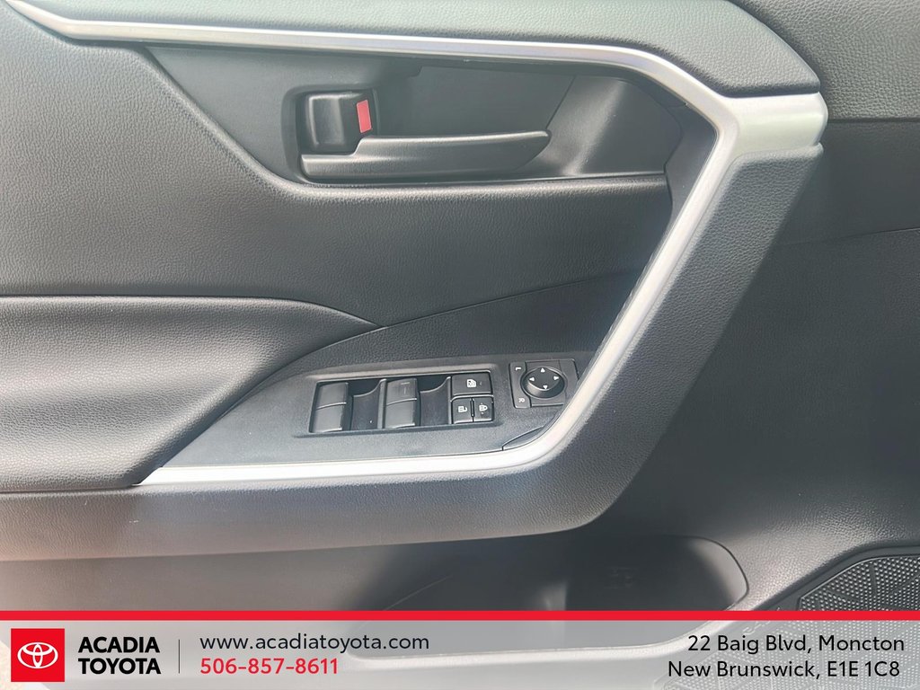 2020 Toyota RAV4 LE in Moncton, New Brunswick - 11 - w1024h768px