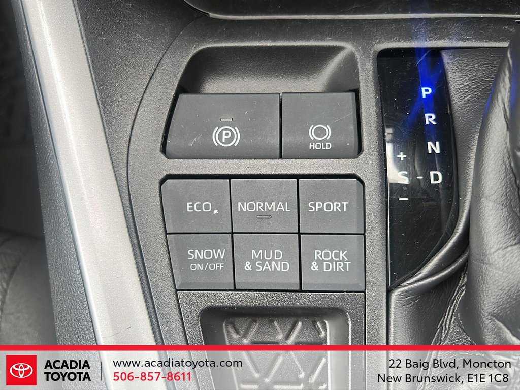 2020 Toyota RAV4 LE in Moncton, New Brunswick - 16 - w1024h768px