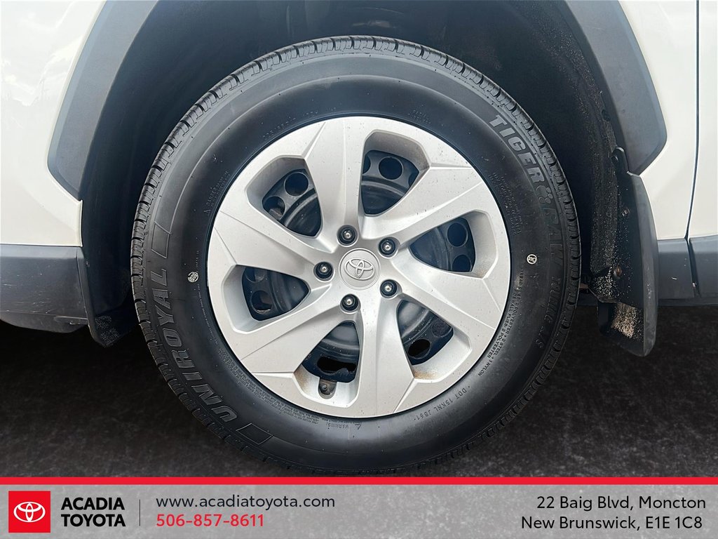 2020 Toyota RAV4 LE in Moncton, New Brunswick - 7 - w1024h768px