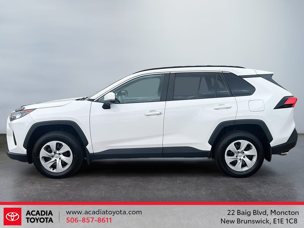 2020 Toyota RAV4 LE in Moncton, New Brunswick - 5 - w1024h768px