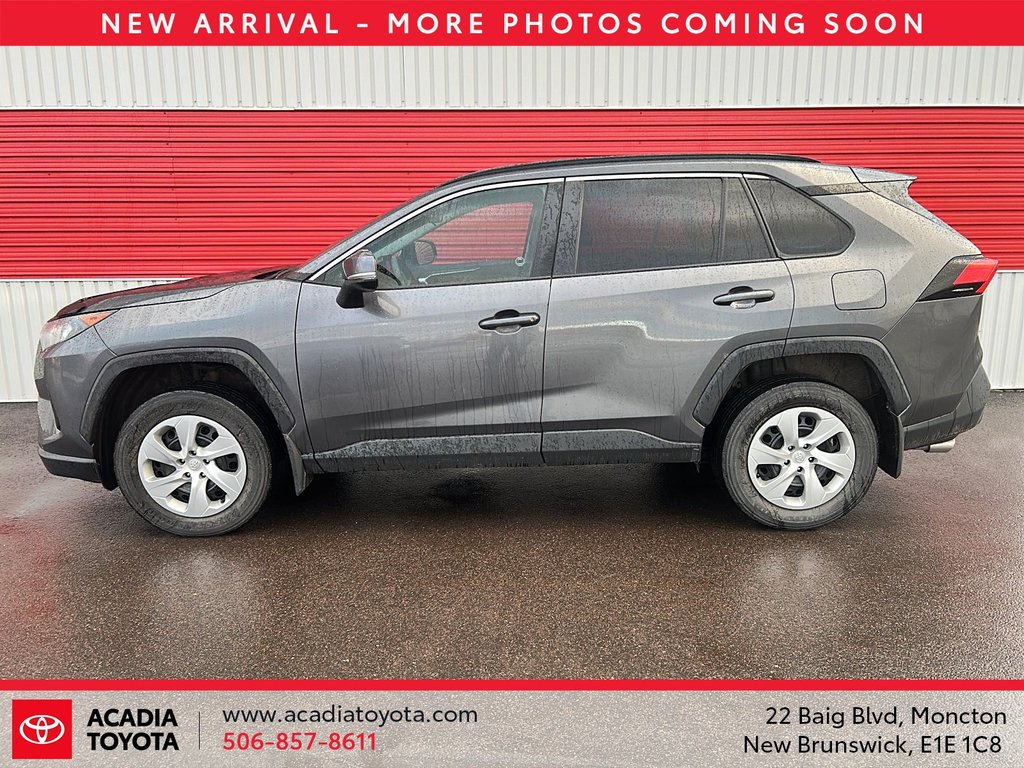 2021 Toyota RAV4 LE in Moncton, New Brunswick - 5 - w1024h768px
