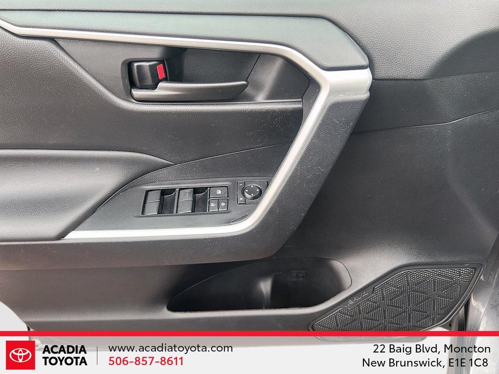 2021 Toyota RAV4 LE in Moncton, New Brunswick - 11 - w1024h768px