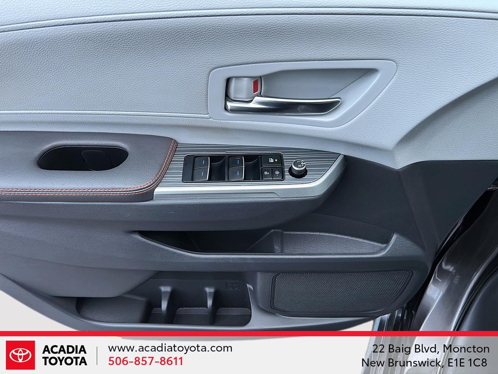 2022 Toyota Sienna Hybrid STANDARD PACKAGE in Moncton, New Brunswick - 11 - w1024h768px