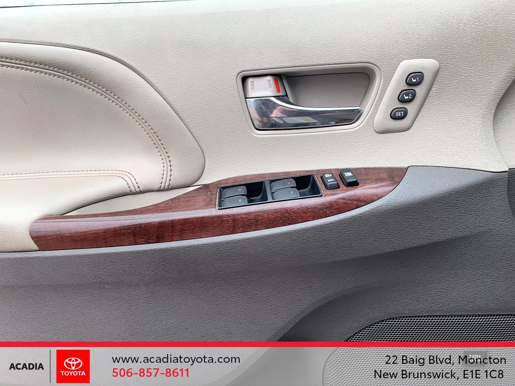 2013 Toyota Sienna XLE in Moncton, New Brunswick - 12 - w1024h768px