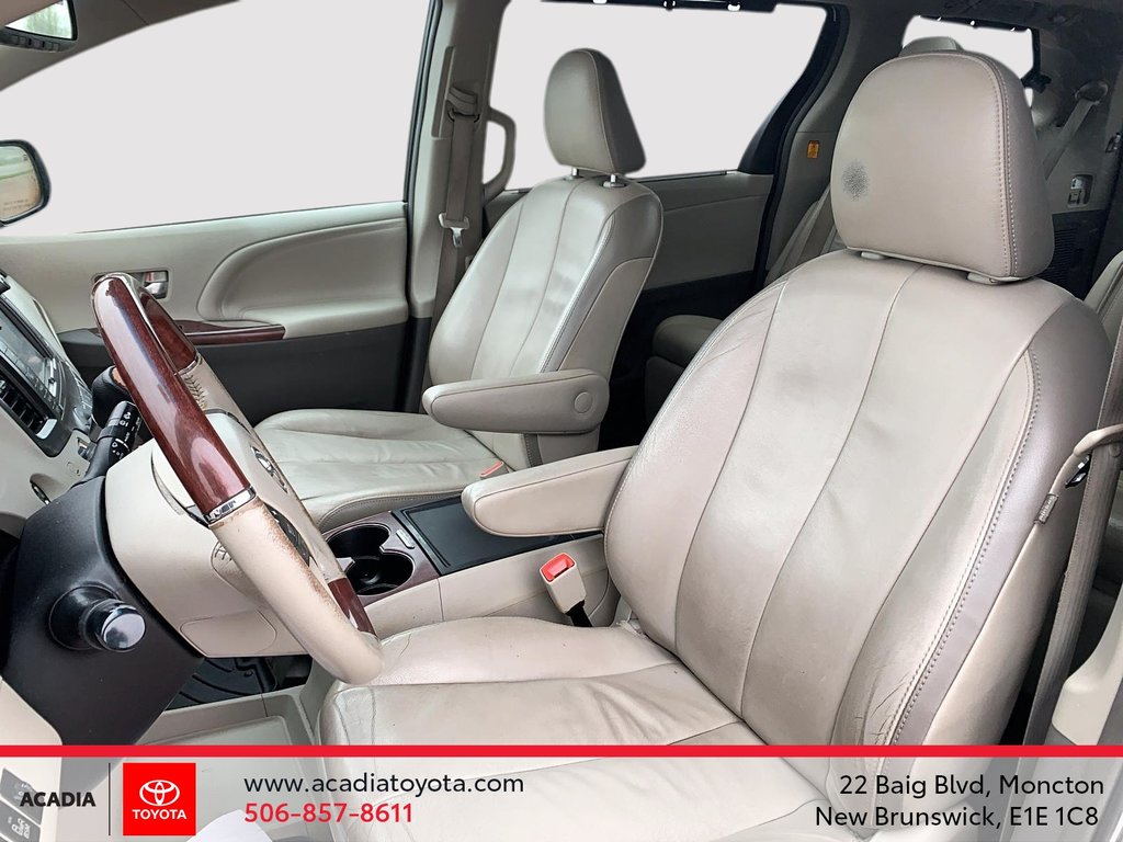 2013 Toyota Sienna XLE in Moncton, New Brunswick - 10 - w1024h768px