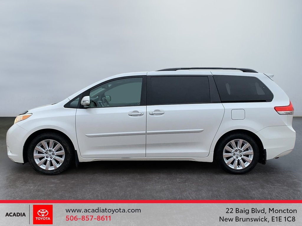 2013 Toyota Sienna XLE in Moncton, New Brunswick - 5 - w1024h768px