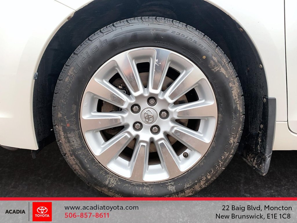 2013 Toyota Sienna XLE in Moncton, New Brunswick - 8 - w1024h768px