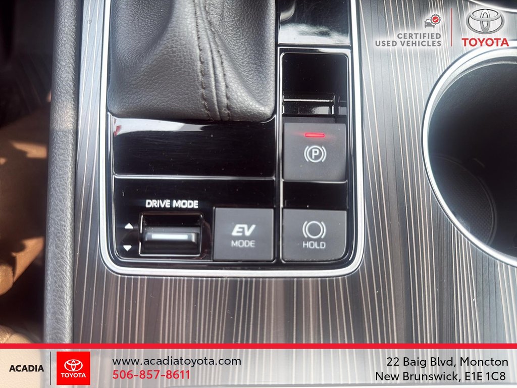 2023 Toyota Sienna Limited in Moncton, New Brunswick - 16 - w1024h768px