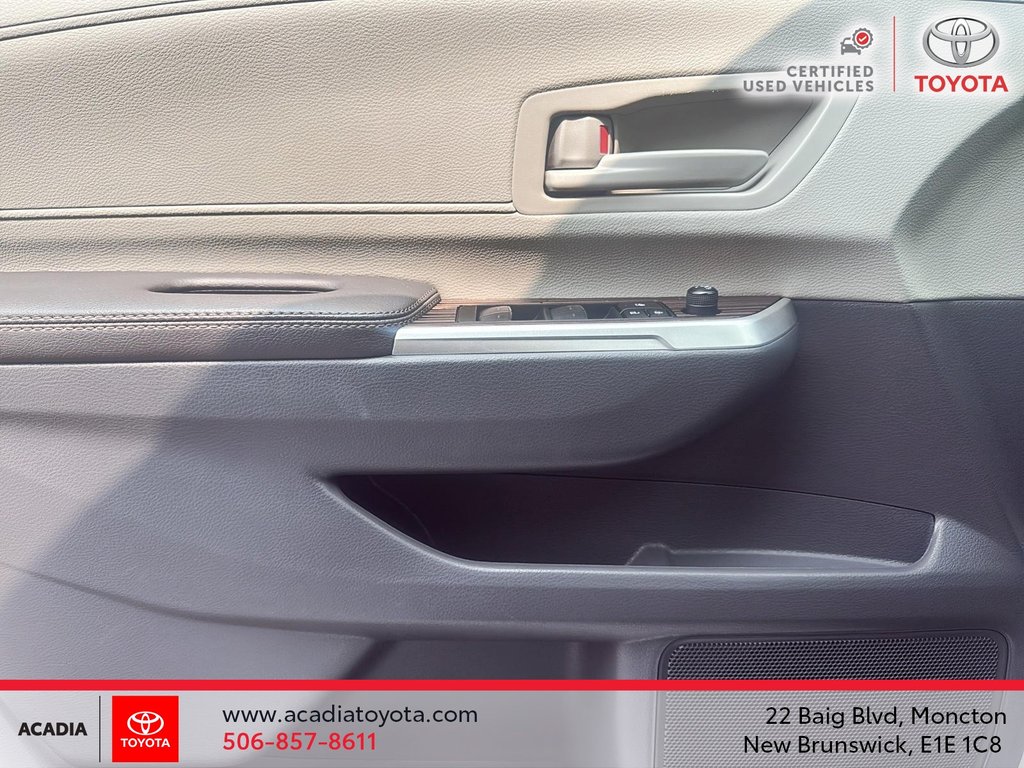 2024 Toyota Sienna LE in Moncton, New Brunswick - 11 - w1024h768px