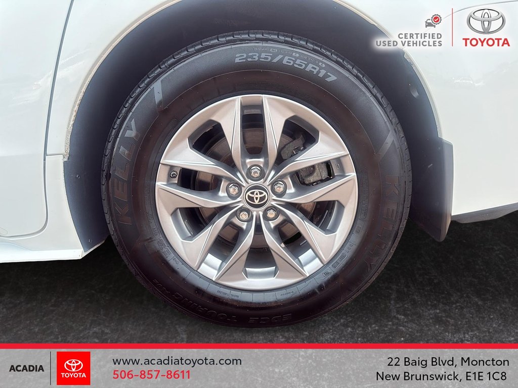 2024 Toyota Sienna LE in Moncton, New Brunswick - 7 - w1024h768px