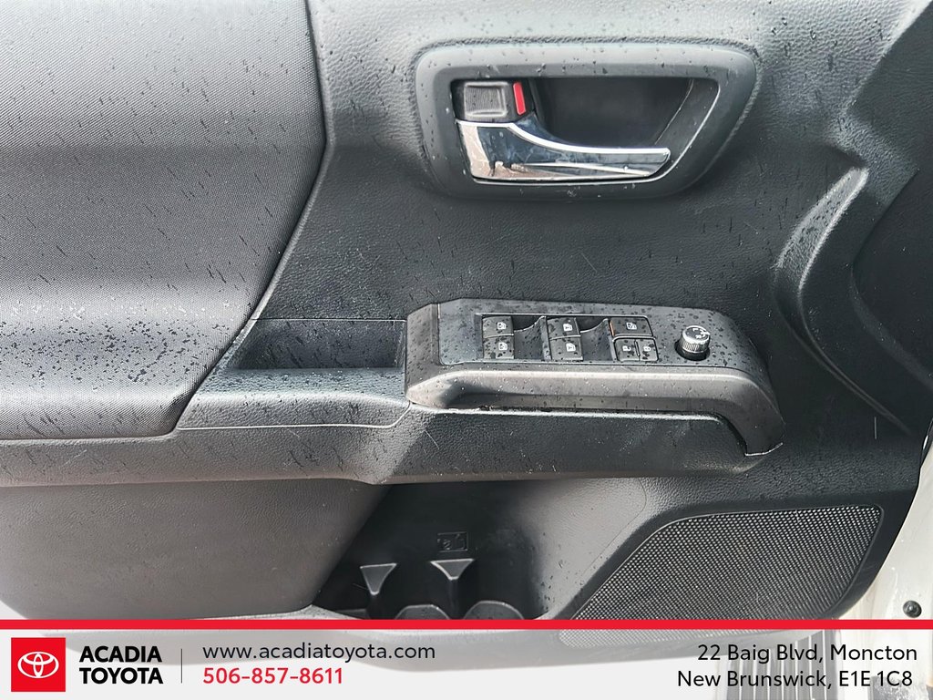 Toyota Tacoma SR5 2016 à Moncton, Nouveau-Brunswick - 11 - w1024h768px
