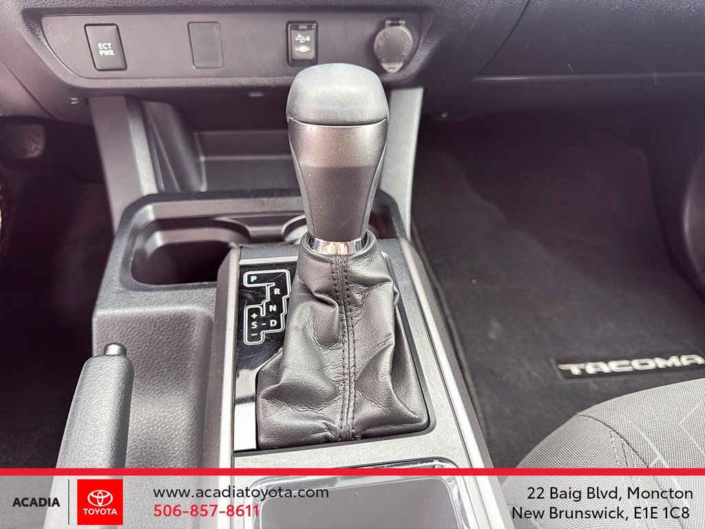2017 Toyota Tacoma SR5 in Moncton, New Brunswick - 15 - w1024h768px