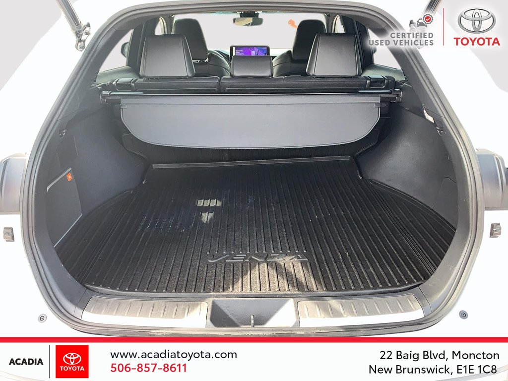 2023 Toyota Venza XLE in Moncton, New Brunswick - 6 - w1024h768px
